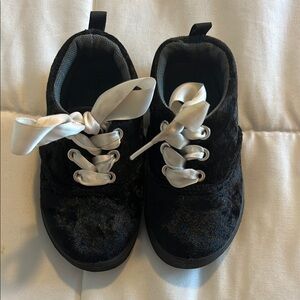 Black and White Low-Top Sneakers with Plush Finish